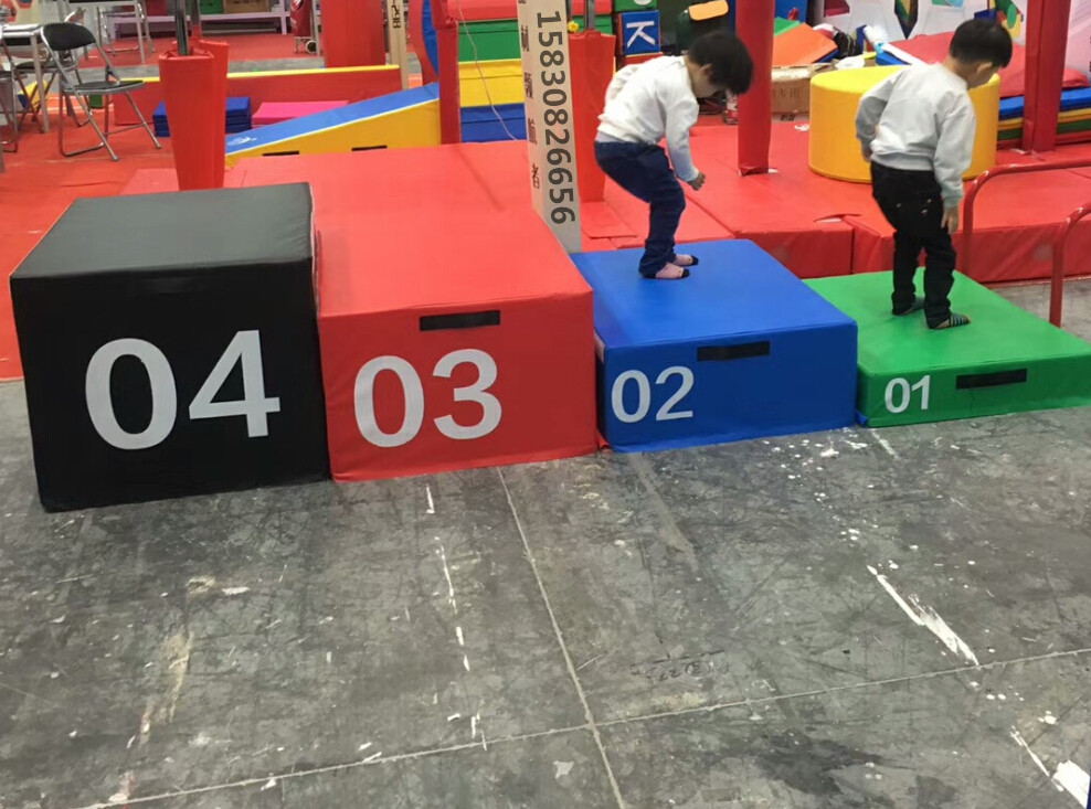 幼儿健身馆需要什么软式器材???